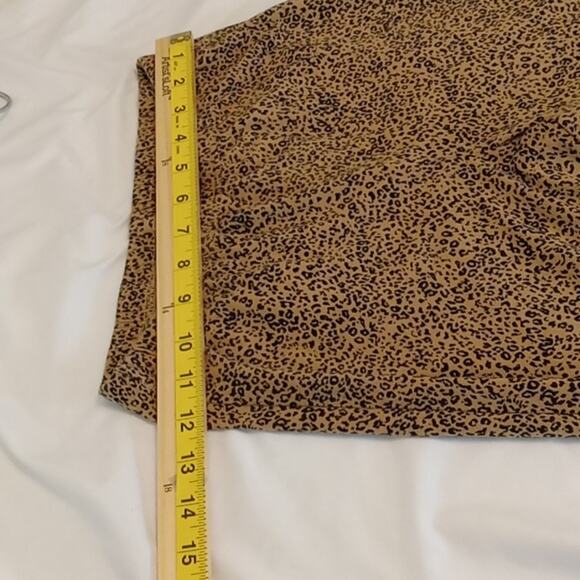 Old Navy Animal print size Medium leggings. - Picture 5 of 8
